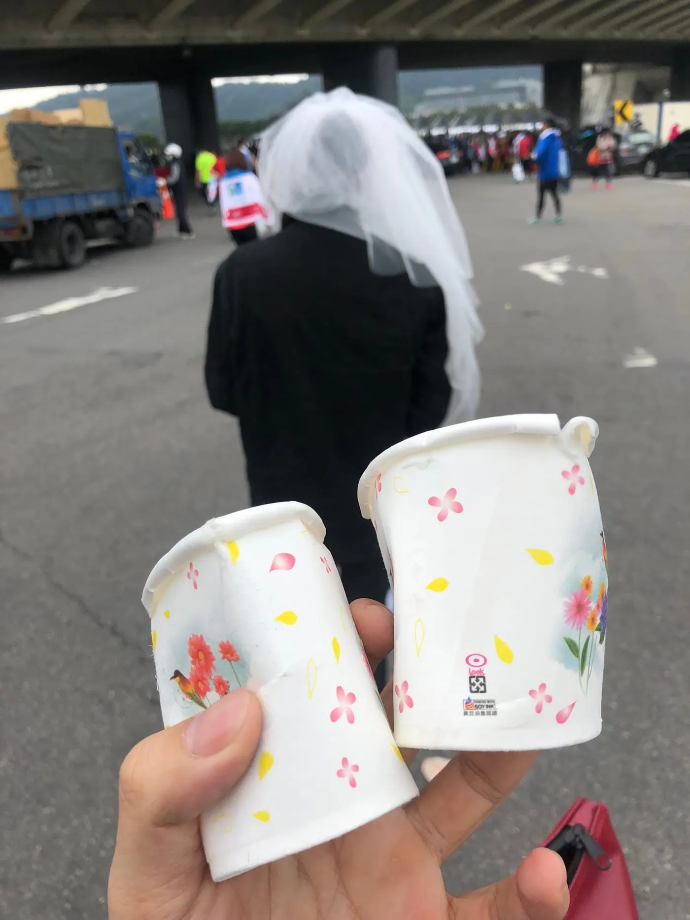 從第一個水站跟我們到終點的杯子們